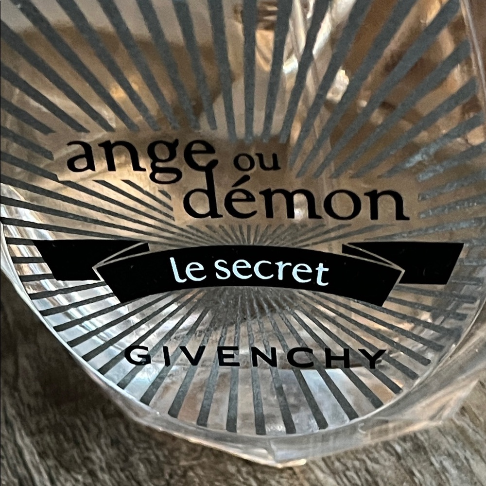 Givenchy Ange ou Démon Le Secret - Pale Pink & Clear Faceted Bottle - Picture 3 of 3